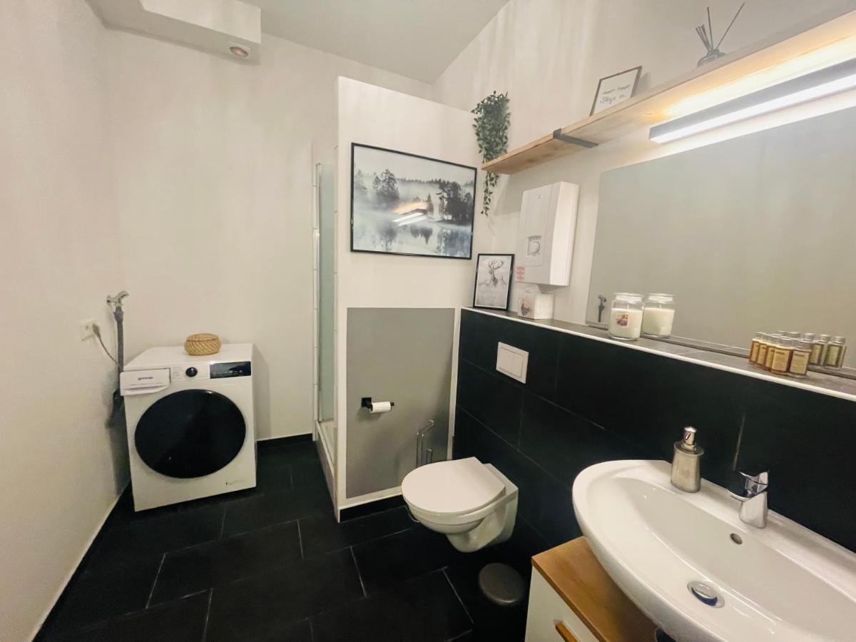 Modern * Gemuetlich * Nespresso * Terrasse * Netflix Appartement Duisburg Buitenkant foto